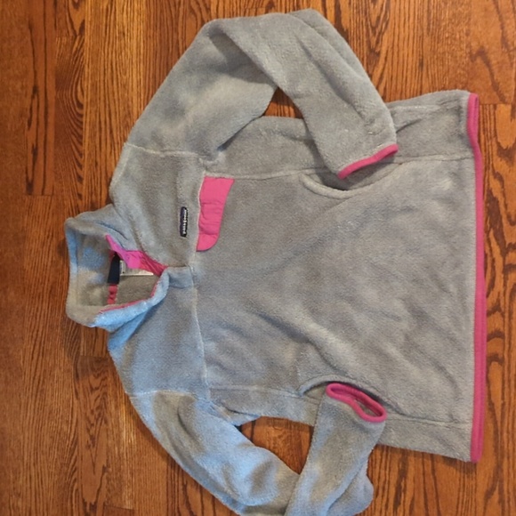Patagonia Gray and Pink Fleece Pullover - Picture 6 of 8
